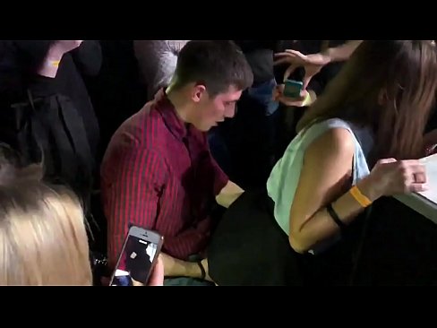 ❤️ በሩስያ የምሽት ክበብ ውስጥ እውነተኛ ወሲብ. የ18 ዓመቷ ሩሲያዊት ልጃገረድ በፊንጢጣ እና በሴት ብልት ውስጥ በምሽት ክበብ ውስጥ ተበዳች። በ%am.yespornpics-com.ru ️❤